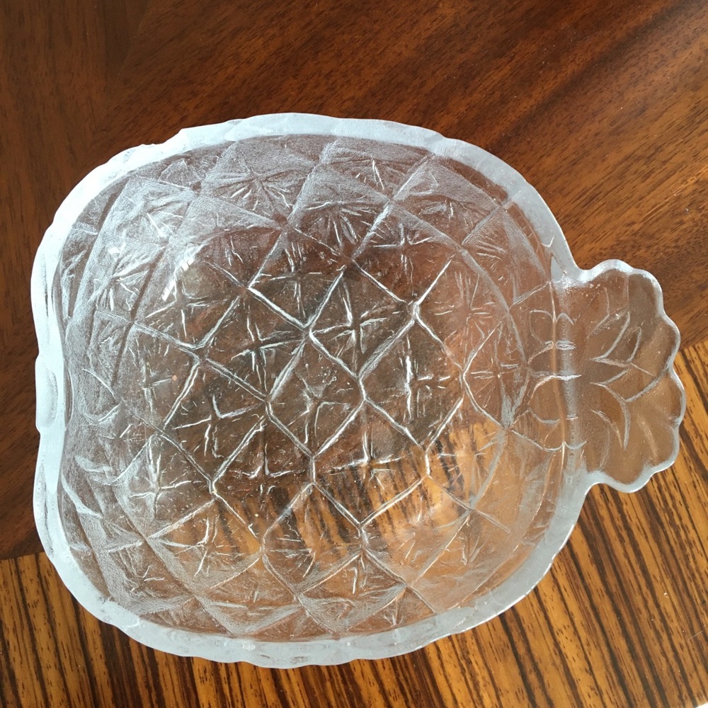 Small pineapple bowl